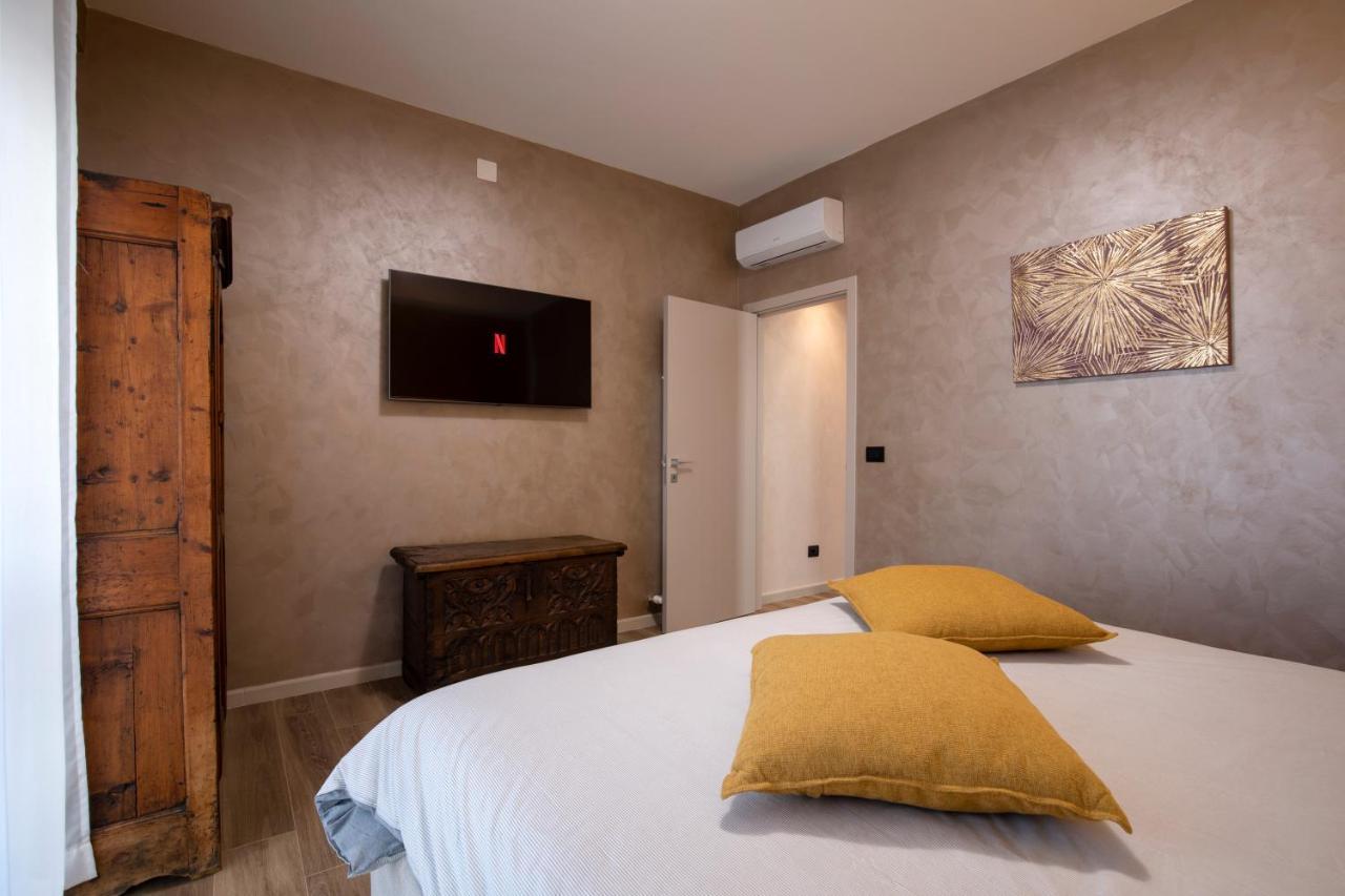 La Lupa Apartment - In The Heart Of Aosta With Car Box ภายนอก รูปภาพ