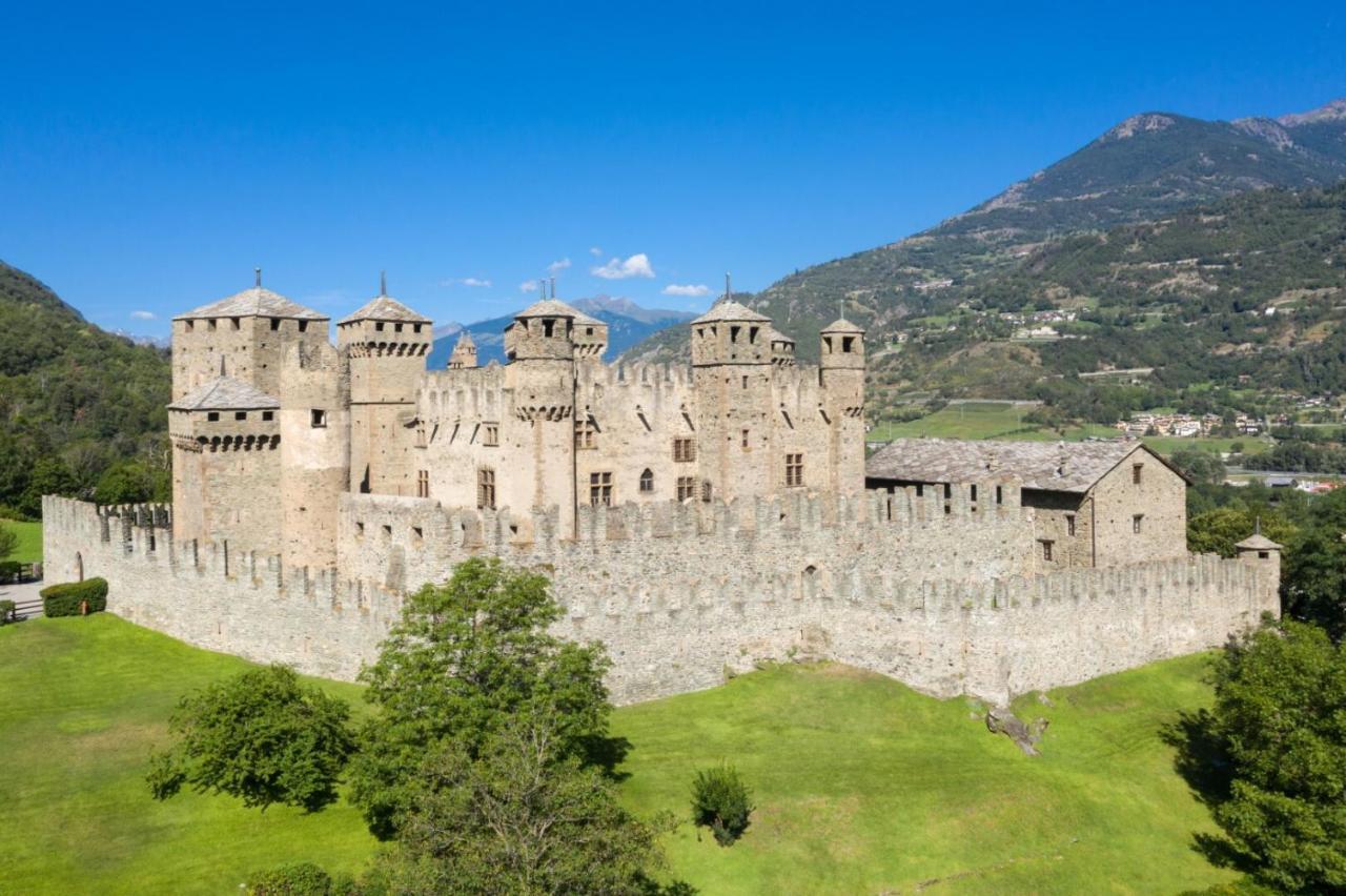 La Lupa Apartment - In The Heart Of Aosta With Car Box ภายนอก รูปภาพ
